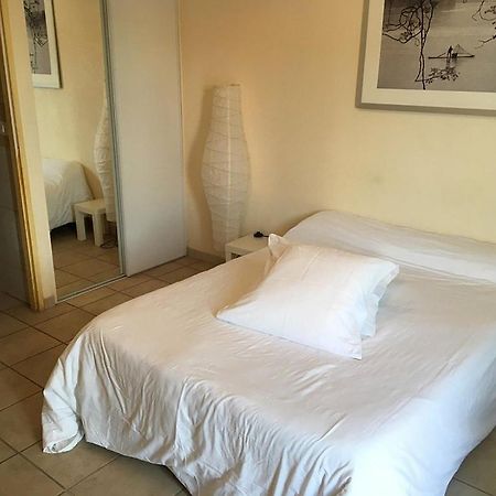 Logis Hotel Le Clos Saint Loup Bram Екстериор снимка