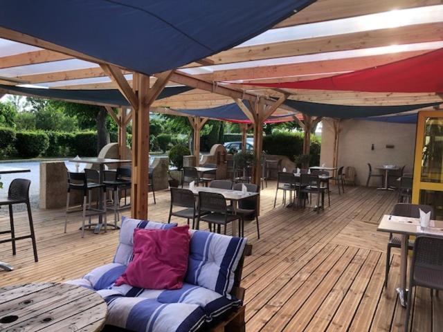 Logis Hotel Le Clos Saint Loup Bram Екстериор снимка