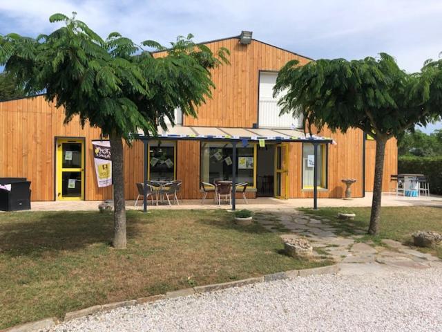 Logis Hotel Le Clos Saint Loup Bram Екстериор снимка