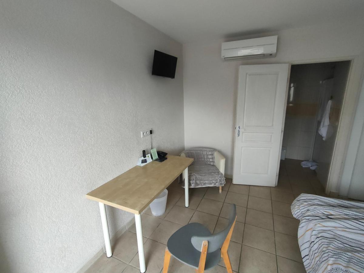Logis Hotel Le Clos Saint Loup Bram Екстериор снимка